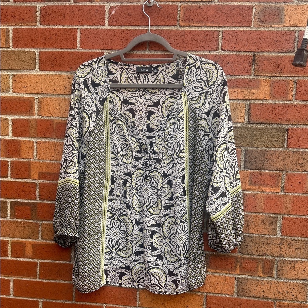 Apt. 9 Black and Cream Patterned Top
